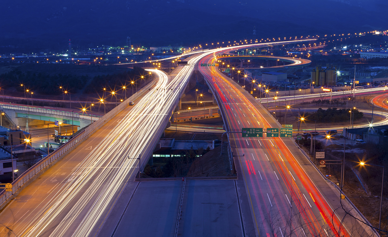 어디든 빠르게 통하는<br> 쾌속 교통  
